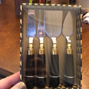 Cheese knife set